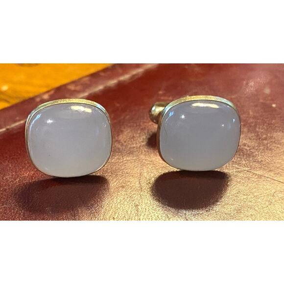 VTG Gold Tone Cufflinks With Milky White Lucite Insets - Picture 1 of 3